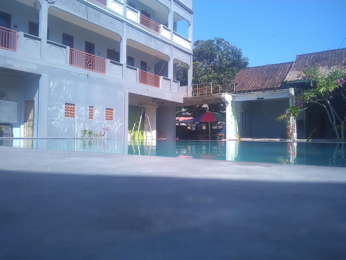 Ridho Malik Hotel Blumbang Bagian luar foto